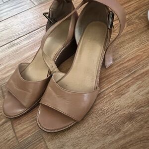 Elegant Tan Women's Wedges 8.5
